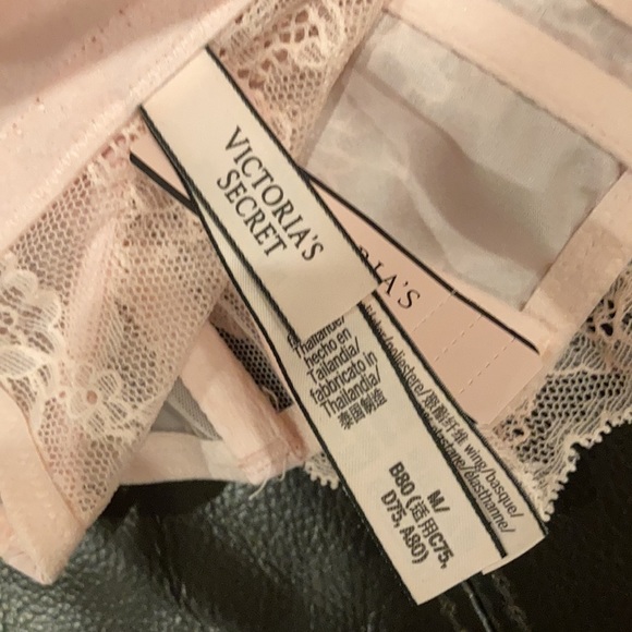 Like New Victoria Secret Corset - Picture 4 of 8